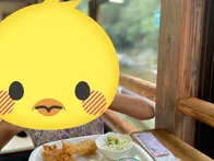 川を眺めながらお食事できます。お子...