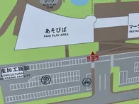 平日の朝一に行きました。