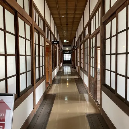 昔裁判所だった頃の再現がされており...