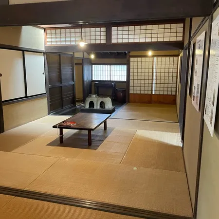 昔裁判所だった頃の再現がされており...