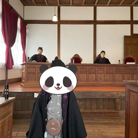 昔裁判所だった頃の再現がされており...