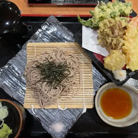 色々なお風呂がたくさんあり、低めの...