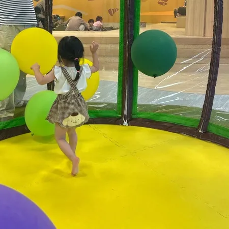 いつもここに来ると5階の地球のにわ...