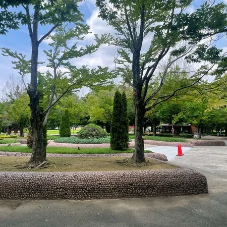 洞窟探検するならヘルメット持ってい...