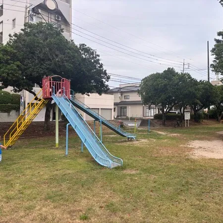 公園+テニスコート+緑地+円形の散...