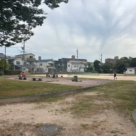 公園+テニスコート+緑地+円形の散...