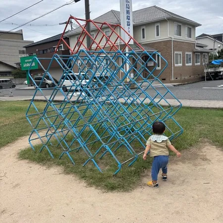 アルパークの目の前にある公園です。