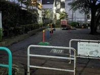 土曜日の夕方にきましたが、誰もいま...