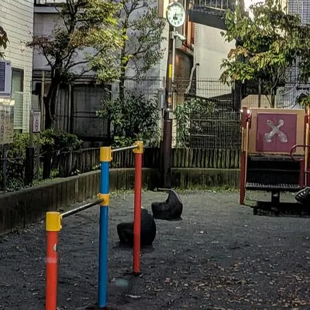 土曜日の夕方にきましたが、誰もいま...