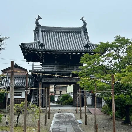 松阪市白粉町にある来迎寺です。松阪...