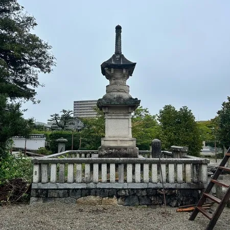 松阪市白粉町にある来迎寺です。松阪...