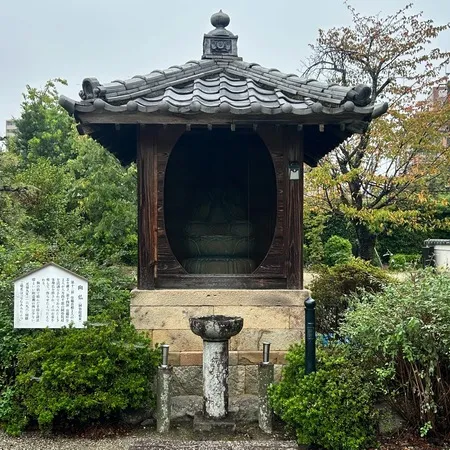 松阪市白粉町にある来迎寺です。松阪...