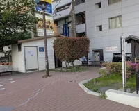 【ユーザ投稿】 いつもベンチでタバコを吸っている人...