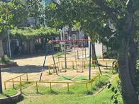 大正駅の近くにある公園。大通りに近...
