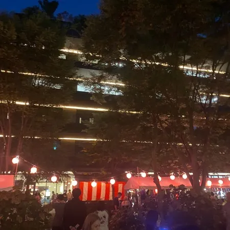 👹 広々とした空間でイベントも満喫...