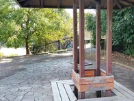 広いので走り回れます。夕方は小学生...
