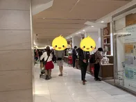 地下の食料品売り場にきました。