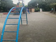 【こどもが集い、わいわい遊べる公園】