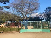 【児童館、学童系併設の、広場公園】