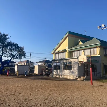 【児童館、学童系併設の、広場公園】