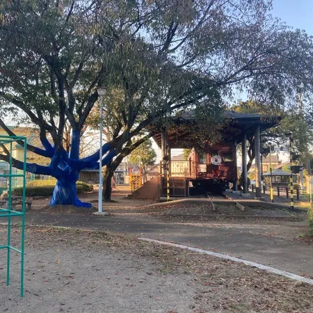 【児童館、学童系併設の、広場公園】