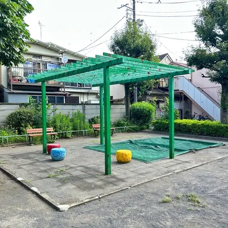 目黒区目黒本町の住宅街にある、こぢ...