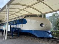 新幹線が飾ってあります。お山の滑り...