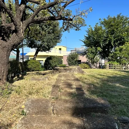 世田谷区尾山台の住宅街にある、古墳...