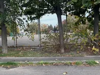 とても広くて遊具も充分あり 屋根付...