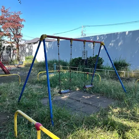 奥沢8丁目の住宅街にある公園です。...