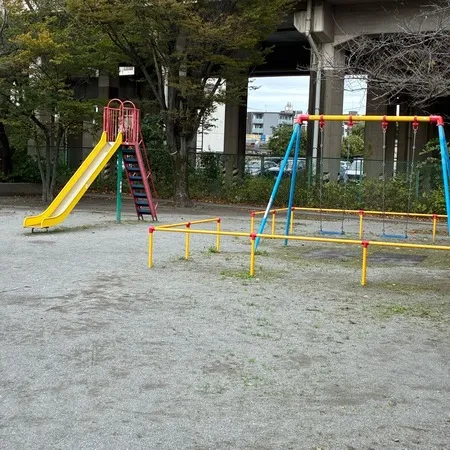 辺鄙な場所にありますが遊具があり楽...