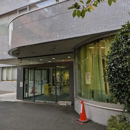 平日の夕方に行きました。