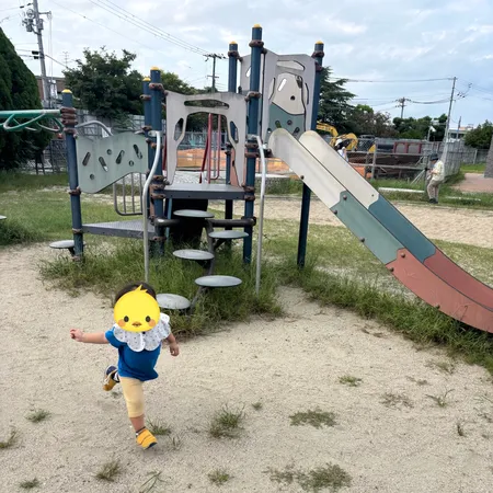 川沿いにある公園です。