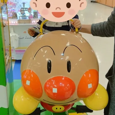 クレーンゲームがたくさんあります。