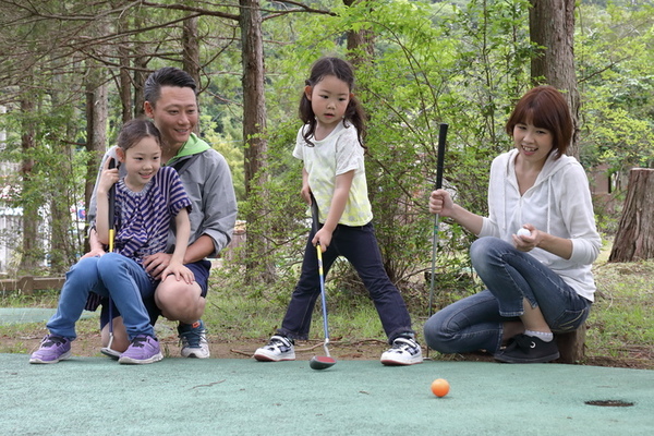【施設写真】 大自然の中、親子でパターゴルフを楽しもう！