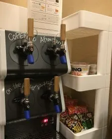 クラフトビールのセルフバーを開設♪