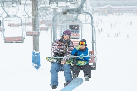今年の冬は家族でスキー・スノボに挑戦！